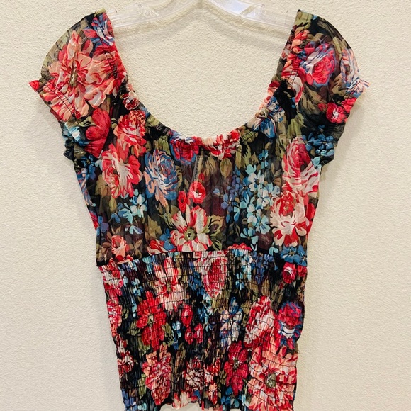 Renuar top - Picture 1 of 8